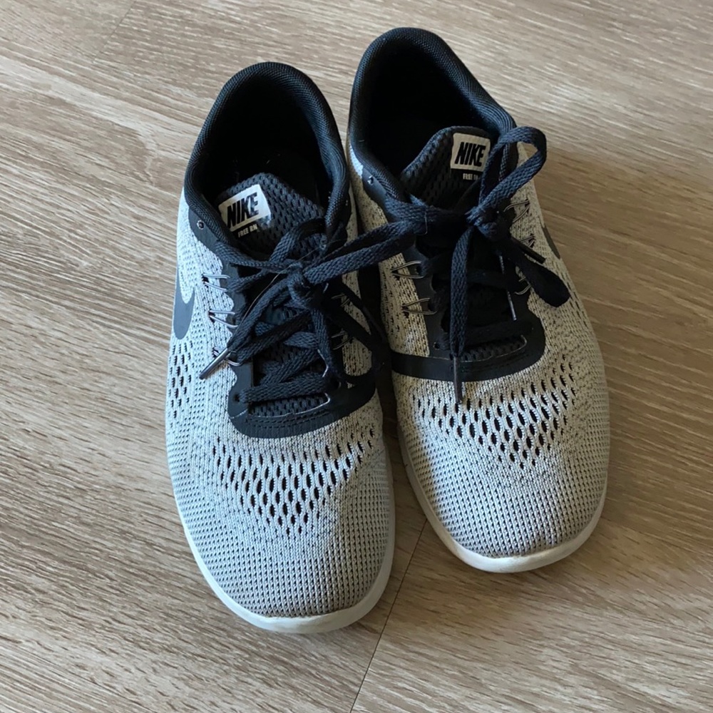 Girls Nike Tennis shoes